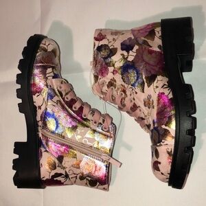 Floral Combat Boots- Size 6-  NWOT- never worn perfect condition